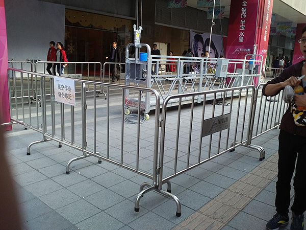 铁马护栏-案例.jpg