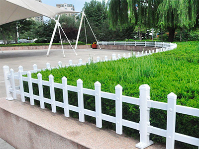 草坪护栏